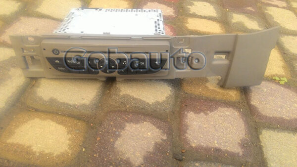Автомагнитола CD навигатор пульт (комплект) Renault Kangoo 281156782R