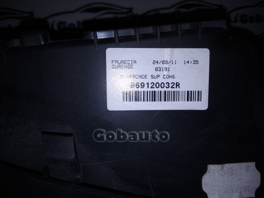 Накладка центральної консолї RENAULT MEGANE III 2008- 969120032R 969359006R 685000034R