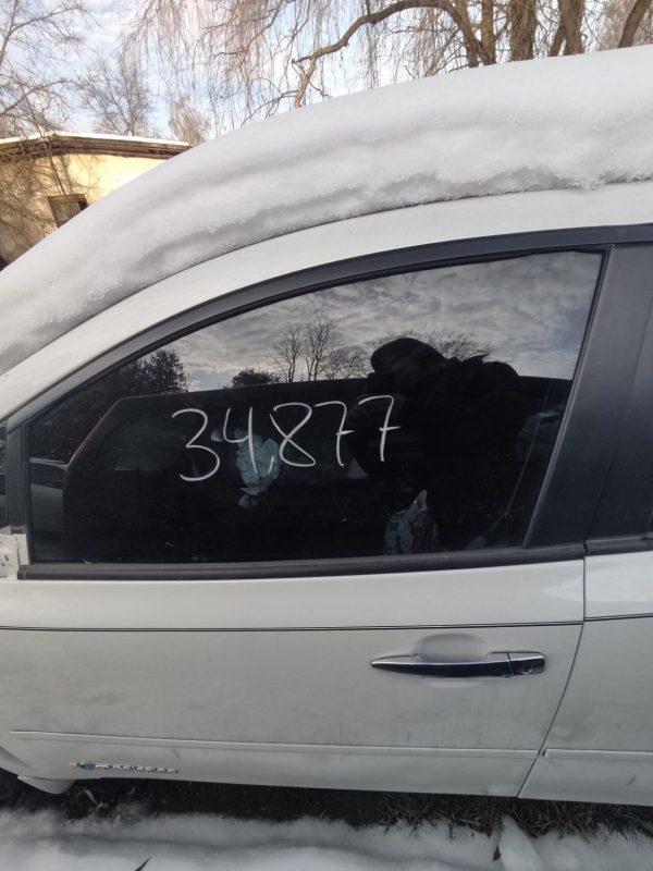 Б/У Скло перед лівої дверки NISSAN LEAF 80301-3NF0A
