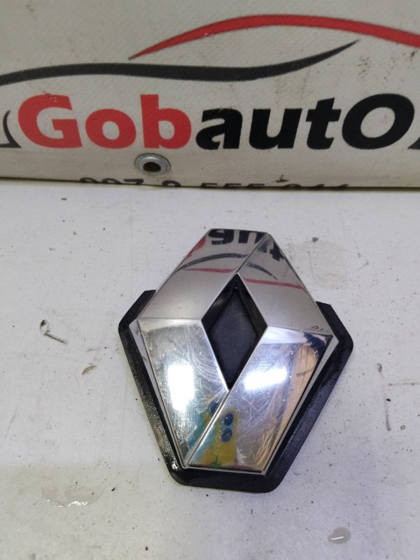 Б/У Емблема капоту  RENAULT MEGANE III 628900021R
