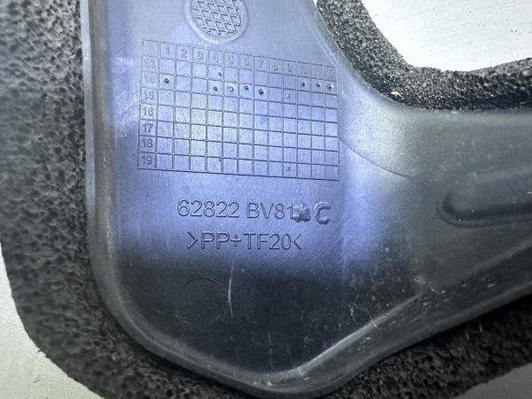 2 турбо бенз правий NISSAN JUKE 62822BV81С