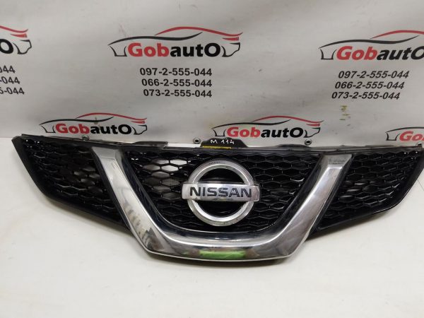 Б/У Решітка радіатора  NISSAN QASHQAI J11 M114 без двох кріплень 623104EA0A