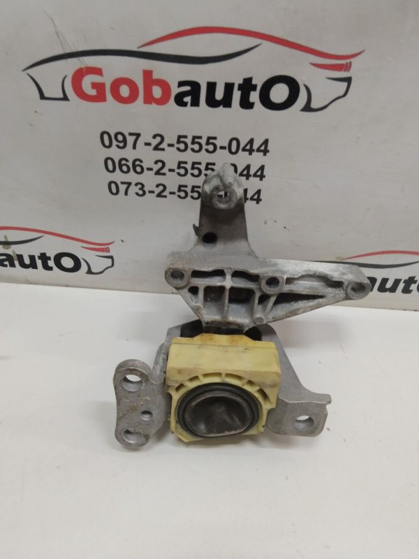 Б/У Подушка двигуна права 1.5 dci RENAULT SCENIC III MEGANE III 112108807r