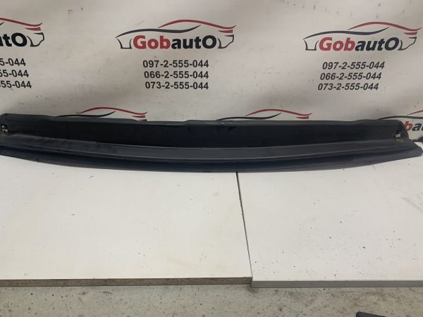 Б/У Накладка (жабо) під лобове скло RENAULT GRAND SCENIC III М105 668110005R