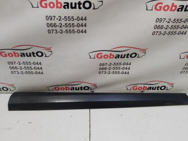 Б/У Молдинг дверки передній  лівий RENAULT MEGANE III 808770001R