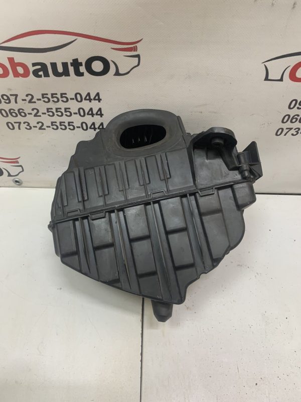 Б/У Корпус повітряного фільтра RENAULT SCENIC III XMO M111 8200947663
