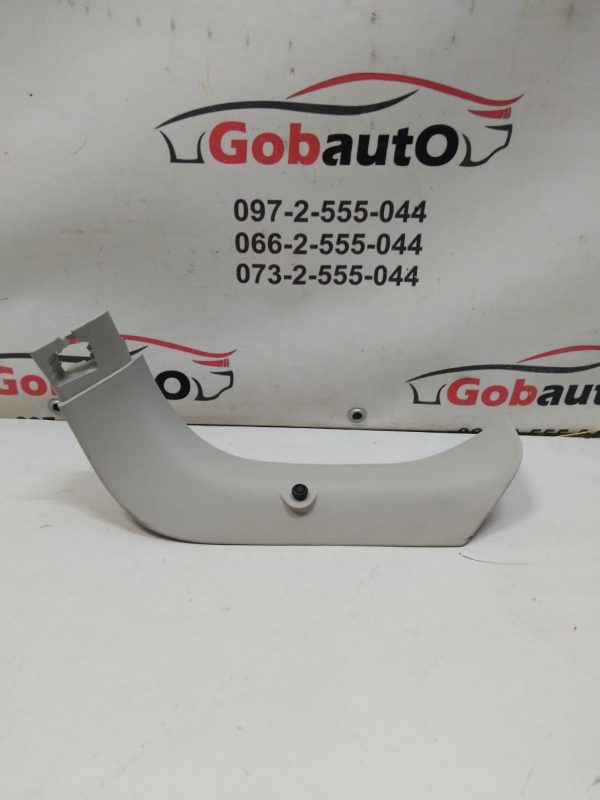 Б/У Обшивка кришки багажника  права  RENAULT MEGANE III хетчбек 909020005R