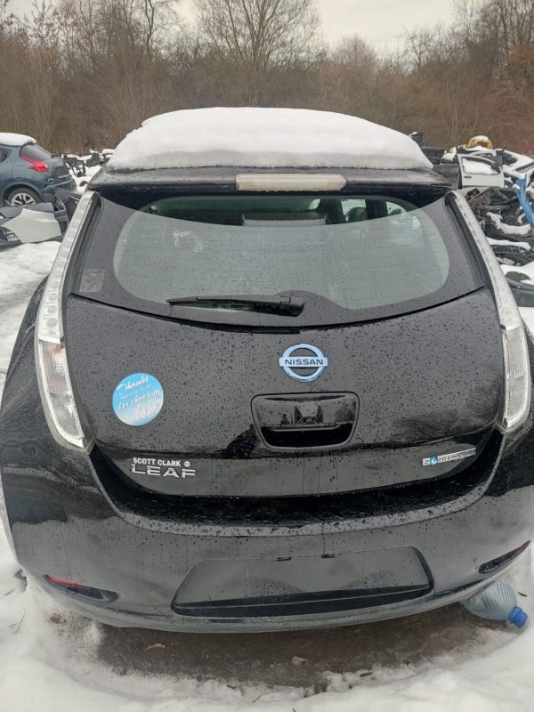 Б/У Кришка багажника ляда зад чорна NISSAN LEAF 901003NF0A