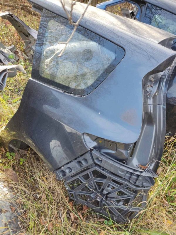 Б/У Четверть задня ліва  RENAULT GRAND SCENIC 763537018r