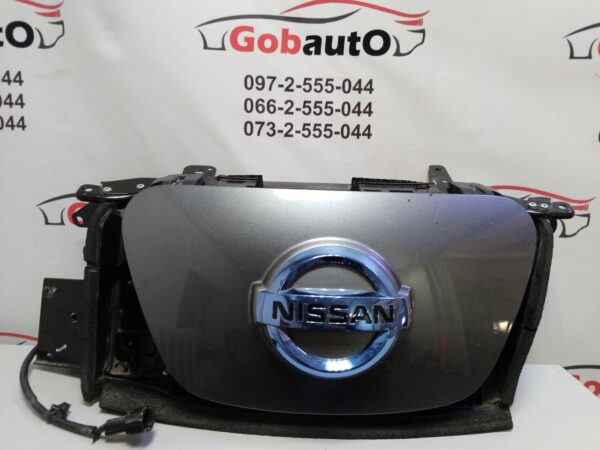 Б/У Порт зарядного пристрою взборі з камерою NISSAN LEAF 65701-3NB1A