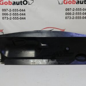 Б/У Дефлектор радіатора верхній   RENAULT MEGANE III 214768557R