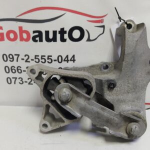 Б/У Кронштейн подушки двигуна верх і подушка MERCEDES A180 W176 A2462401309