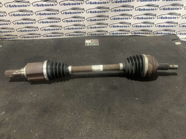 Б/У Піввісь ліва 1.9 cdi  RENAULT MEGANE III 8200725510
