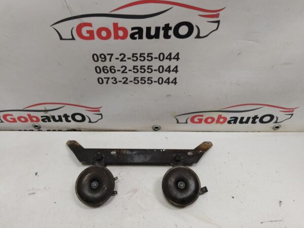 Б/У Клаксон правий NISSAN JUKE М145 25610BA60A