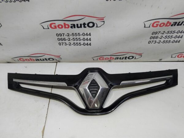 Б/У Накладка решітка радіатора  переднього бампера  RENAULT GRAND SCENIC III 620783747R