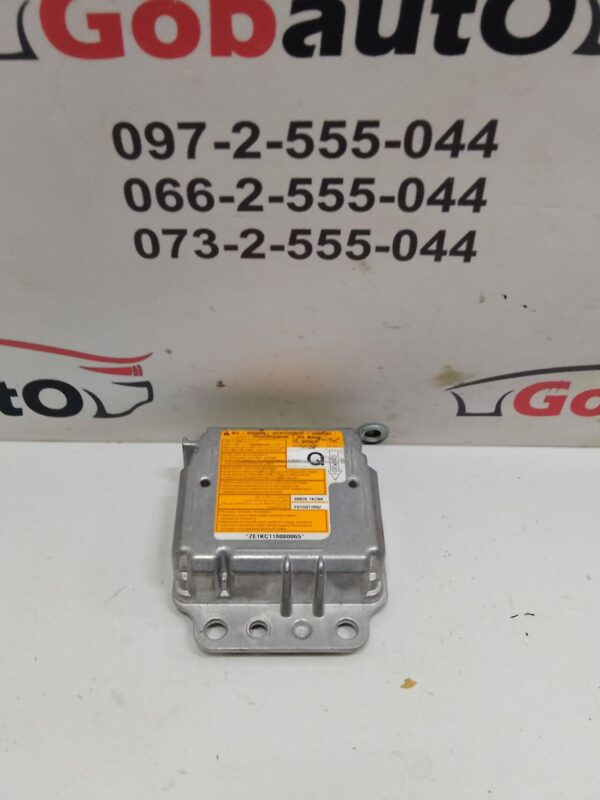 Б/У Блок управління подушками безпеки  NISSAN JUKE 988201KC0A