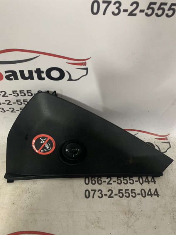 Б/У Накладка бокова на торпеду NISSAN QASHQAI J10 68499JD20A