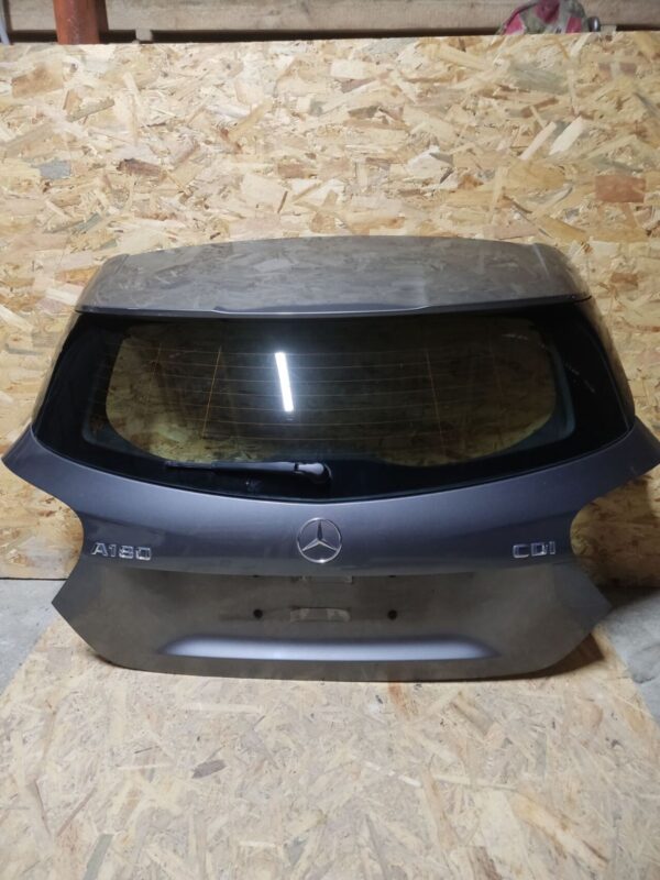 Б/У Кришка багажника задня ляда MERCEDES A180 A1767400105