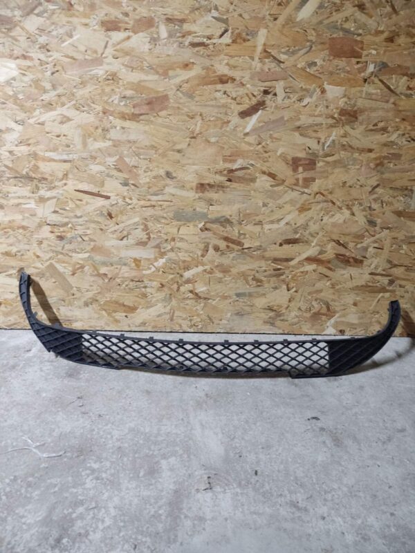 Б/У Решітка бампера  MERCEDES A180 A1768850022