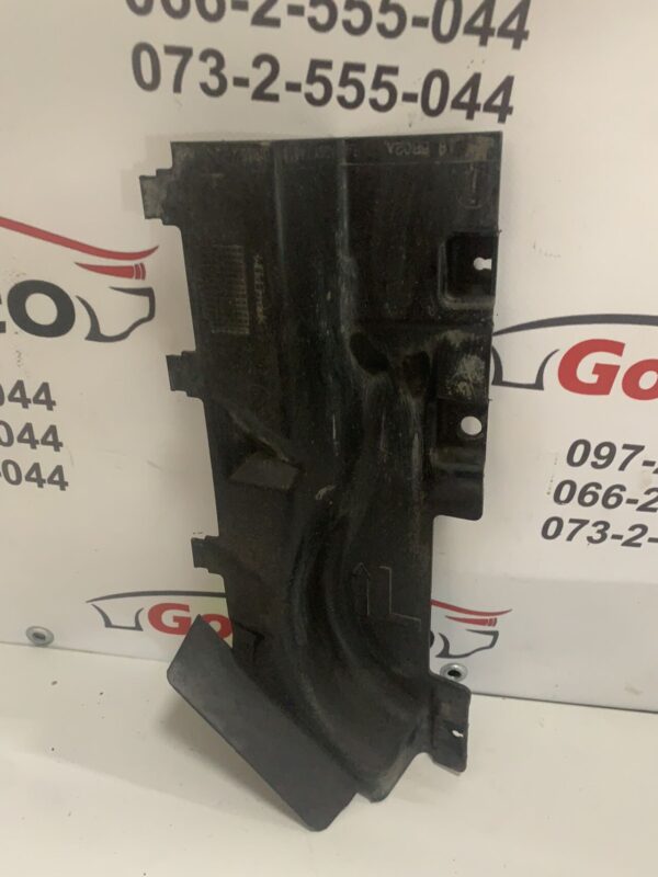 Б/У Защита днища права NISSAN QASHQAI J10  74819BR02A