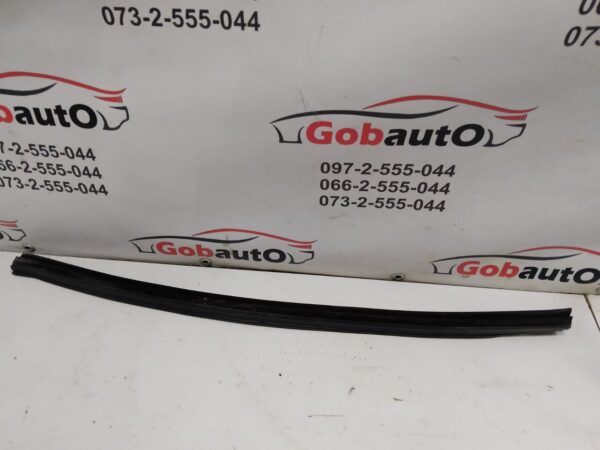 Б/У Ущільнювач дверки перед лівої нижній NISSAN QASHQAI J11 808394EA0A