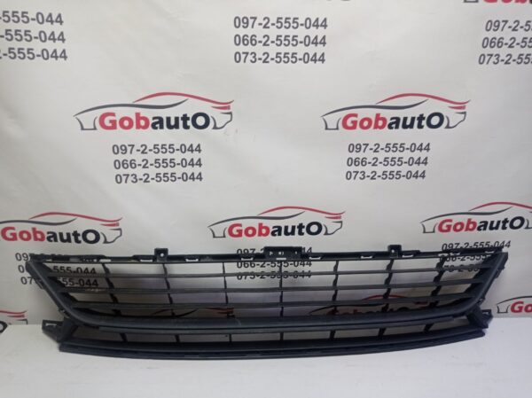 Б/У Решітка перед бампера нижня RENAULT MEGANE III 622547366R