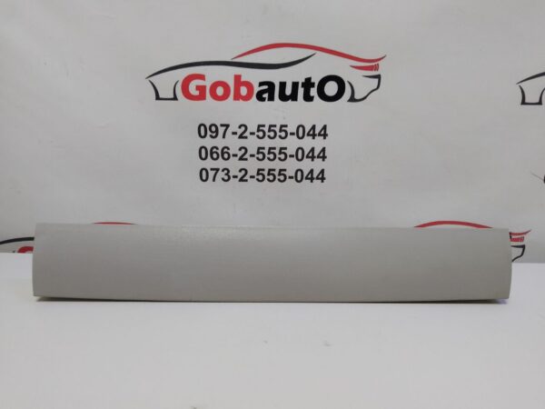 Б/У Обшивка кришки багажника центр  RENAULT SCENIC III 909040018R