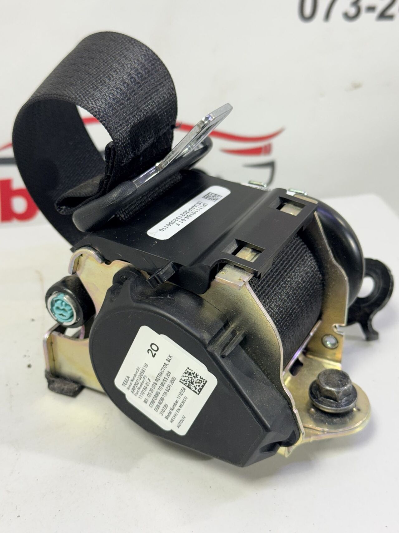 Б/У Ремінь безпеки 2-го ряду сидінь правийлівий TESLA MODEL 3 1110154-01-F