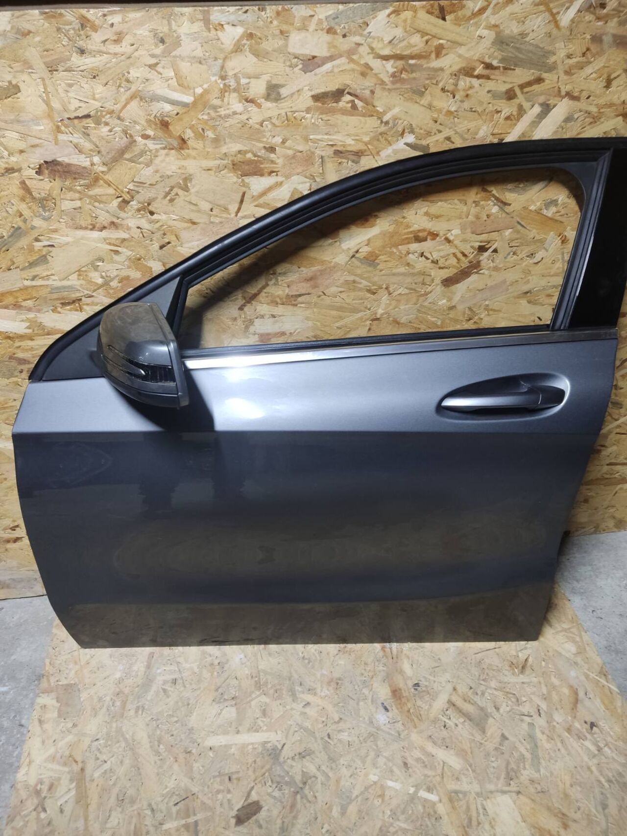 Б/У Дверка перед ліва гола MERCEDES A180 A176 720 01 05