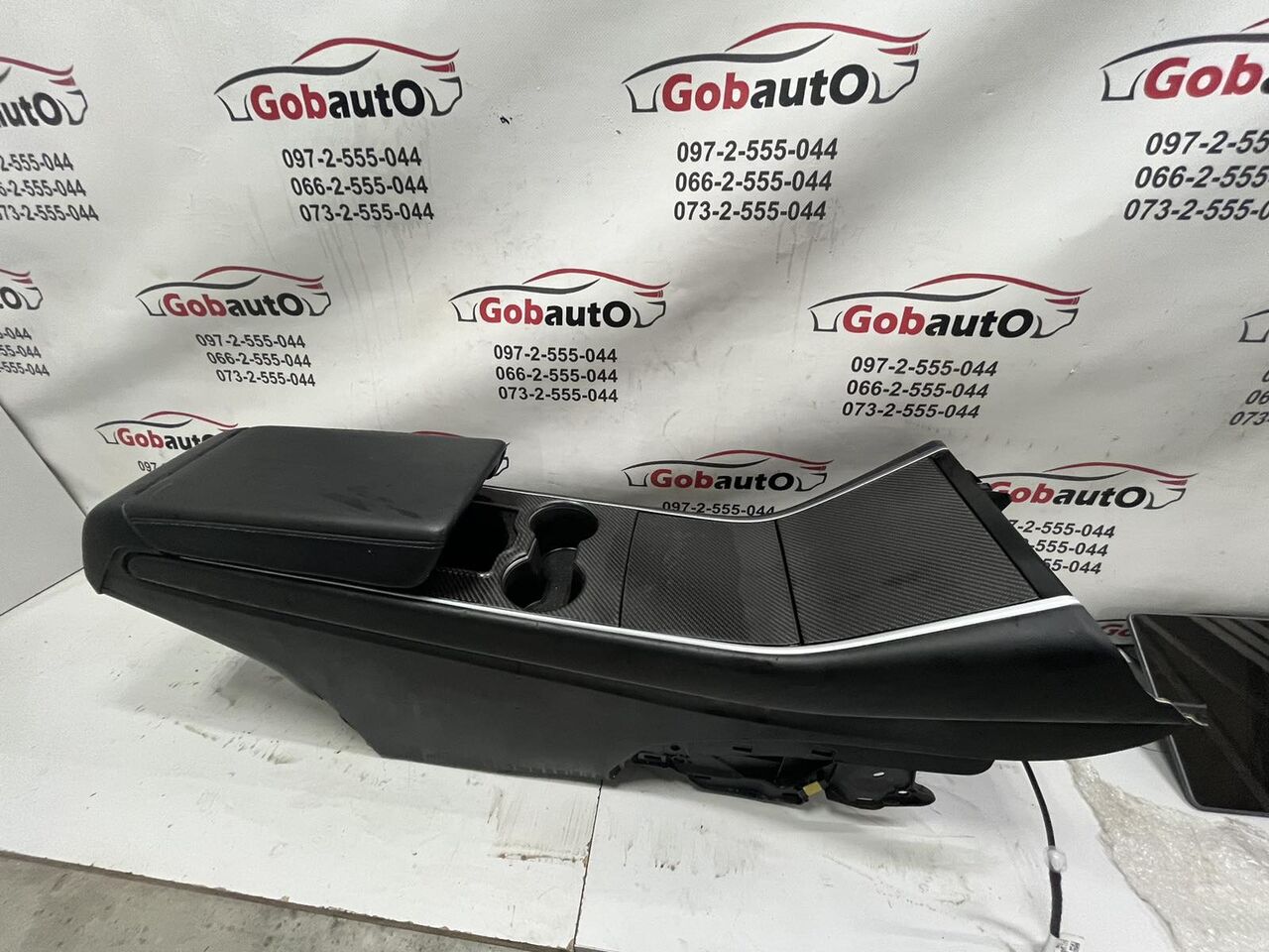 Б/У Консоль центральна підлокітник та підсклянники TESLA TESLA MODEL 3 М141 1755503-00-A