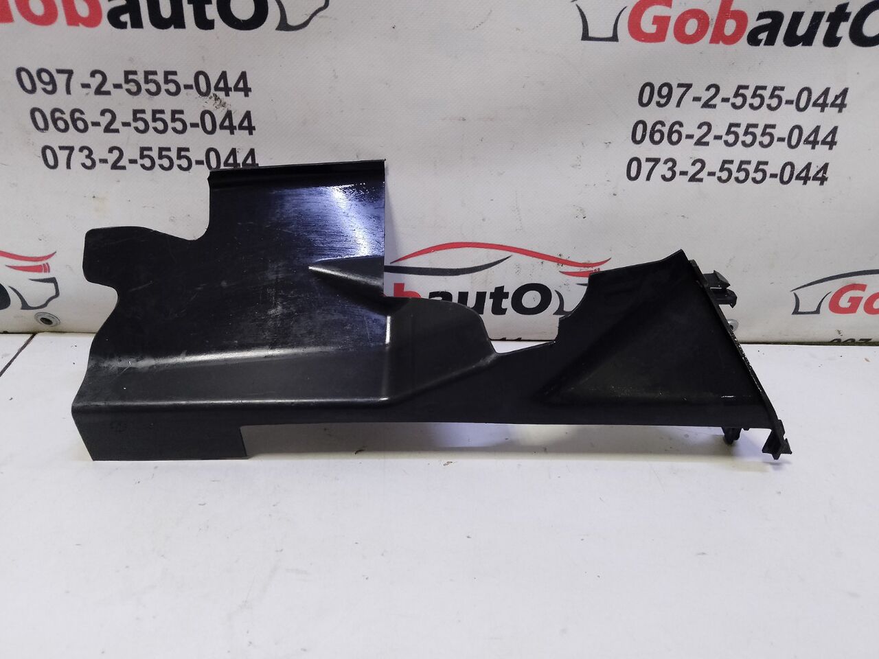 Б/У Дефлектор радіатора правий RENAULT MEGANE III 214940018R