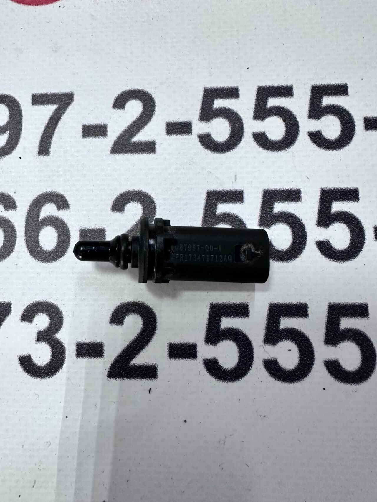 Б/У Датчик температури охолоджувальної рідини TESLA MODEL 3 1087957-00-A