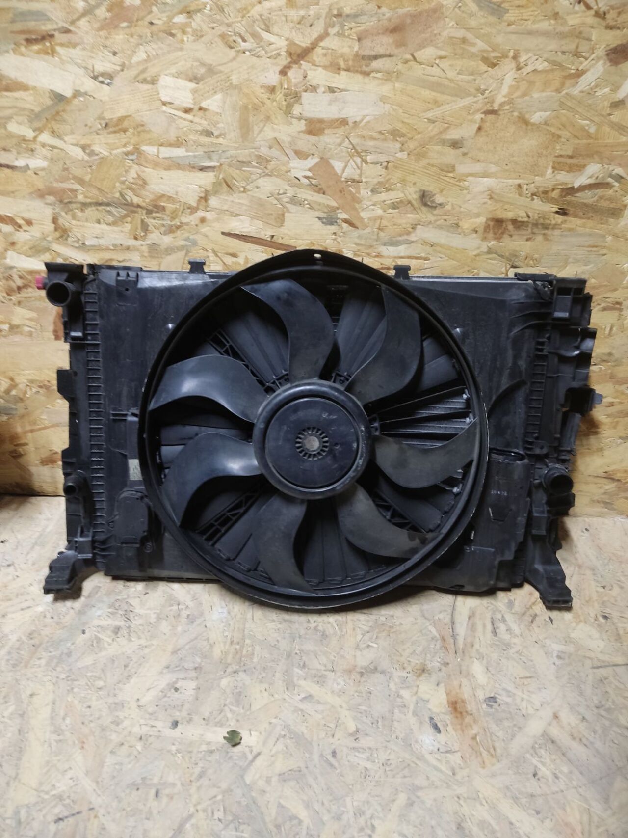 Б/У Вентилятор радіатора MERCEDES A180 A 204 906 00 12
