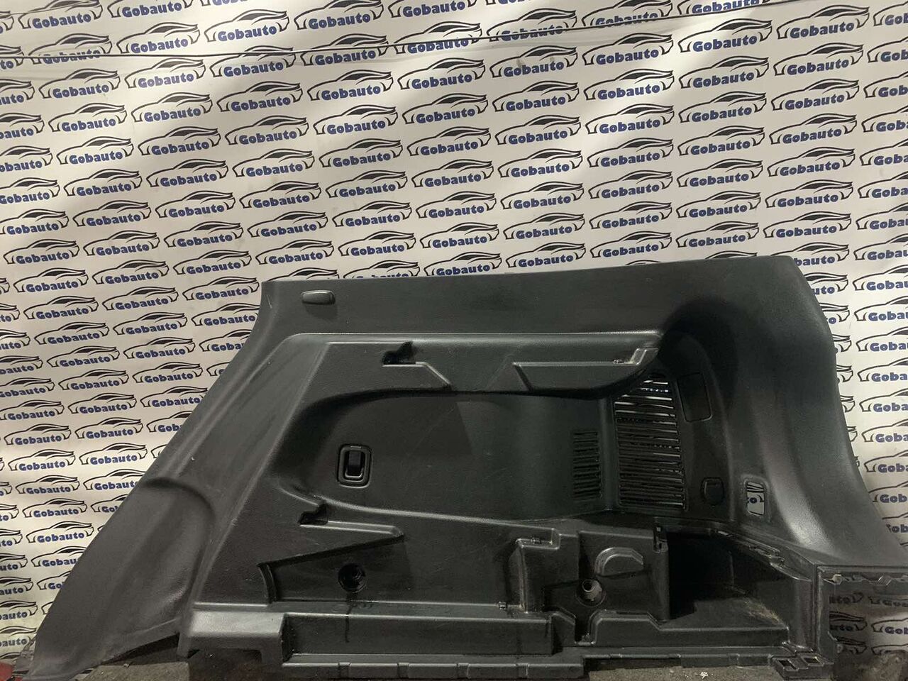 Б/У Обшивка багажника права нижня NISSAN ROGUE 849505HA0A