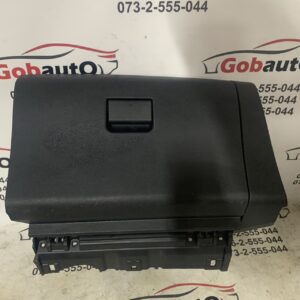 Б/У Бардачок в зборі NISSAN LEAF 68510-3NF0B