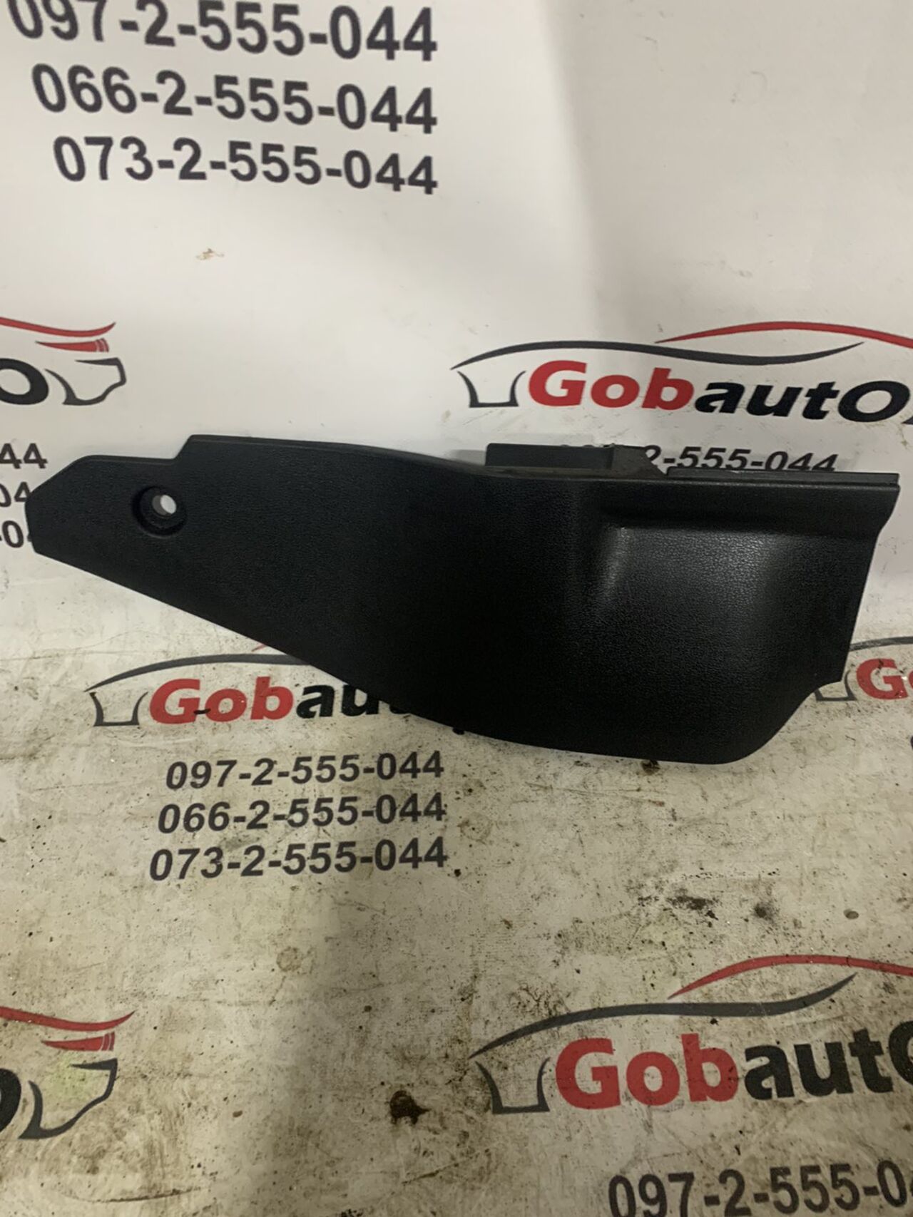 Б/У Накладка консолі бокова нижня ліва NISSAN LEAF 68921-3NF1A