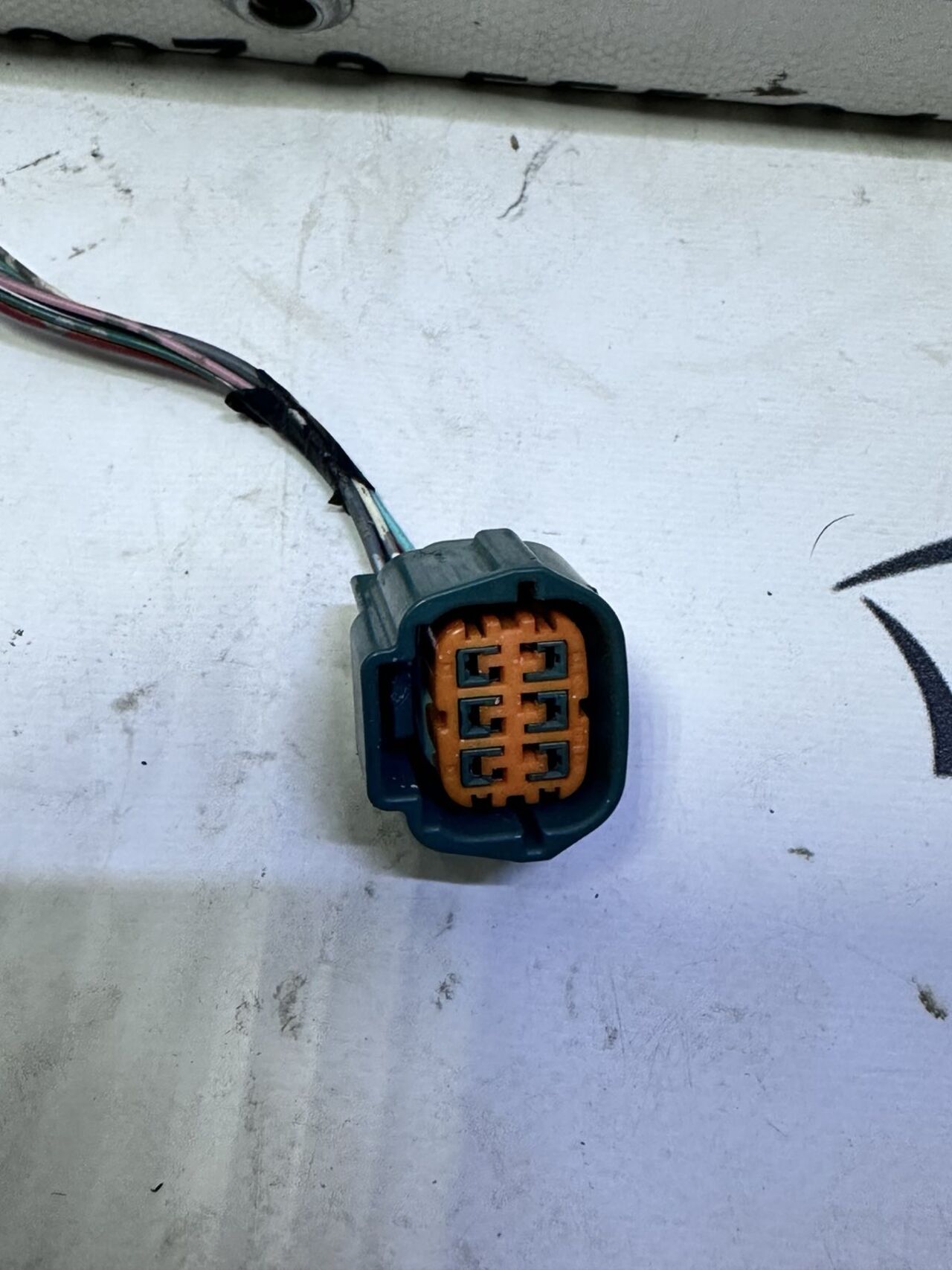 Б/У Фішка проводки склопійомника 6 контактів NISSAN JUKE 4745