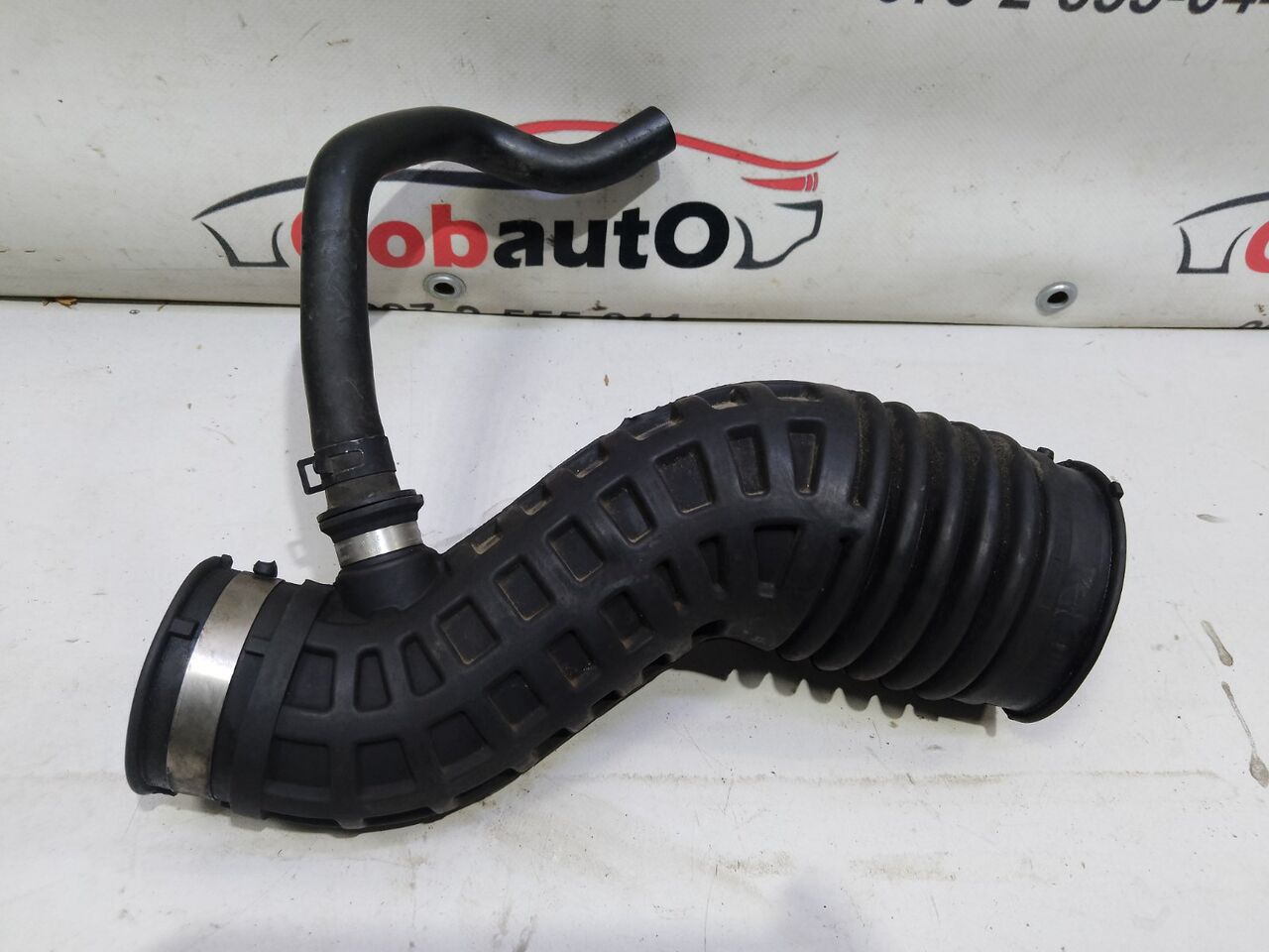 Б/У Патрубок повітряного фільтру до турбіни 2