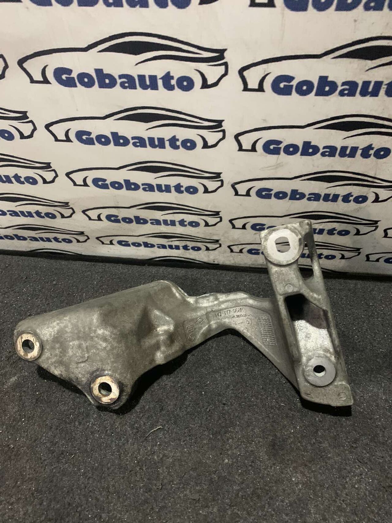 Б/У Кронштейн компресора кондиціонера 1.6DCi RENAULT MEGANE III 147177968R