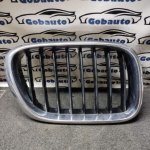 Б/У Решітка радіатора дефект BMW X5 е53 51138247674