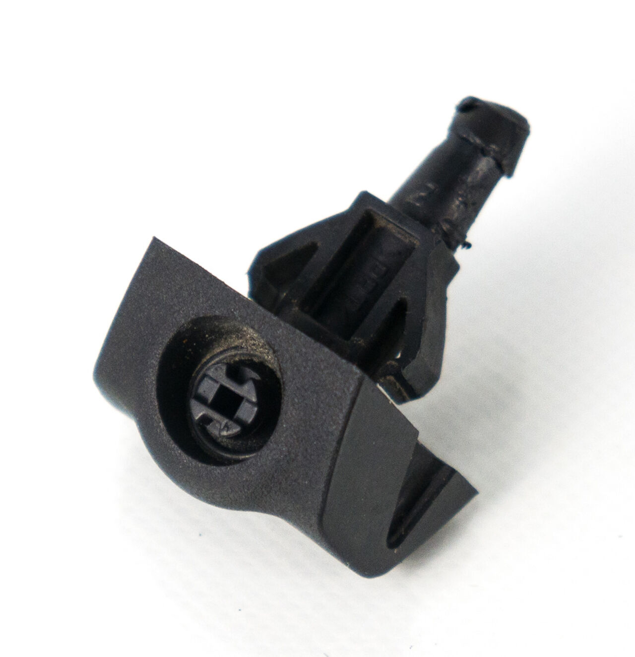 Б/У Форсунка омивача перед ліва NISSAN LEAF 28931-3NF0A