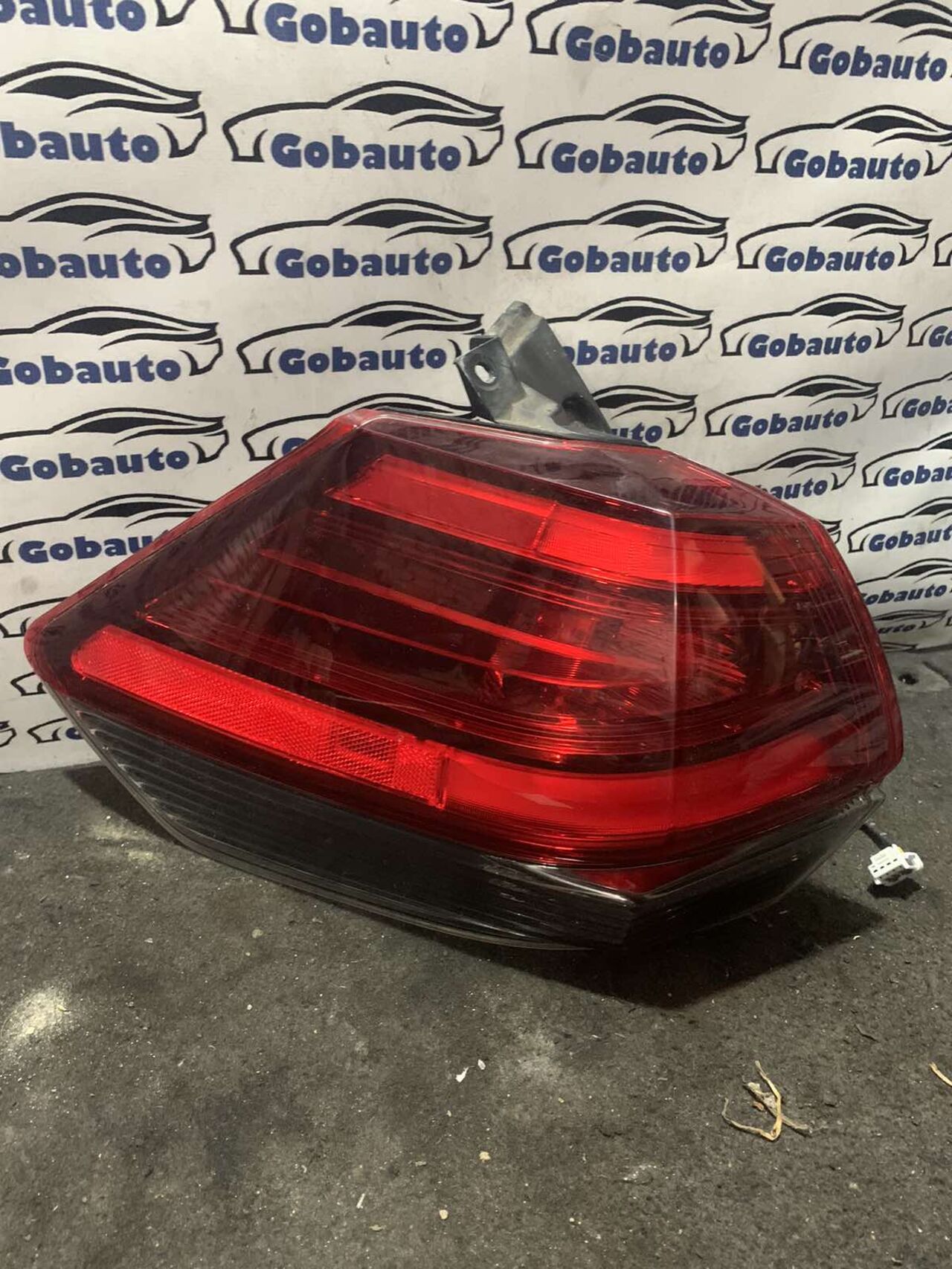 Б/У Ліхтар задній лівий NISSAN ROGUE 265554BA0A