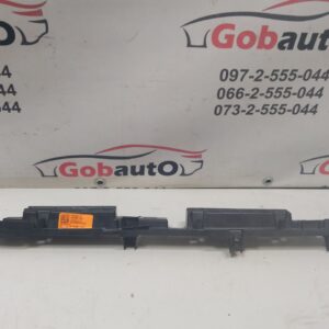 Б/У Кріплення накладки порога перед ліве TESLA MODEL Y 1521682-00-C