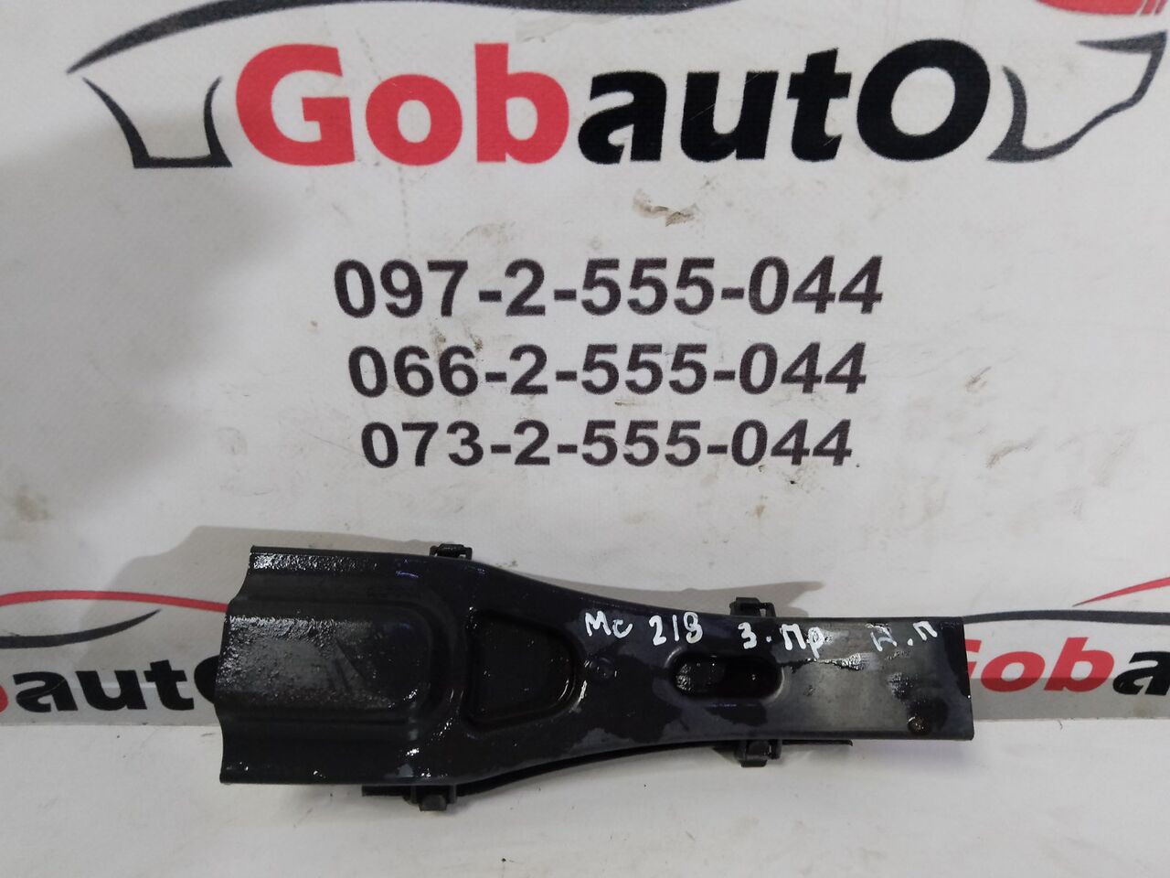 Б/У Накладка захист важеля зад підвіски поперечного нижнього правий/лівий MERCEDES BENZ CLA 200D SP A2463520788