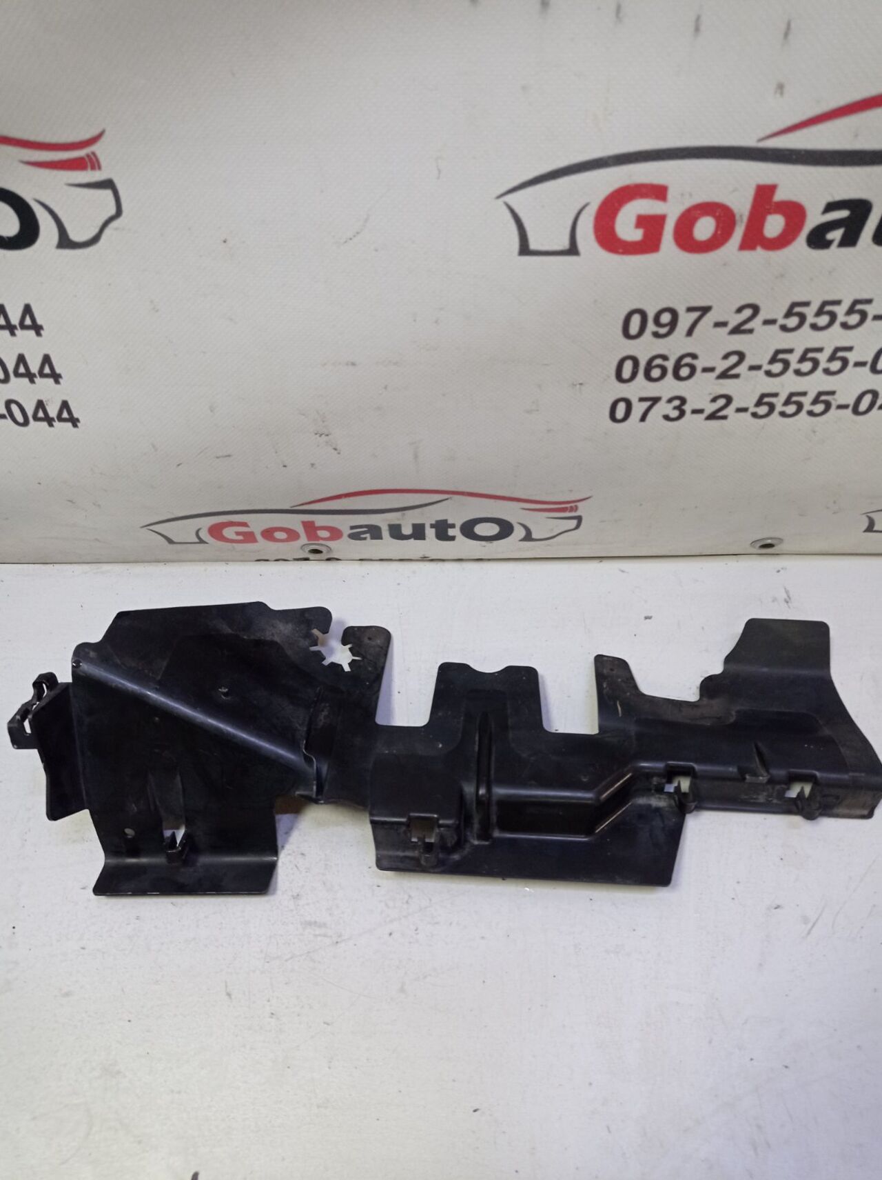 Б/У Повітропровід дефлектор радіатора правий VOLKSWAGEN PASSAT B6 3C0121284