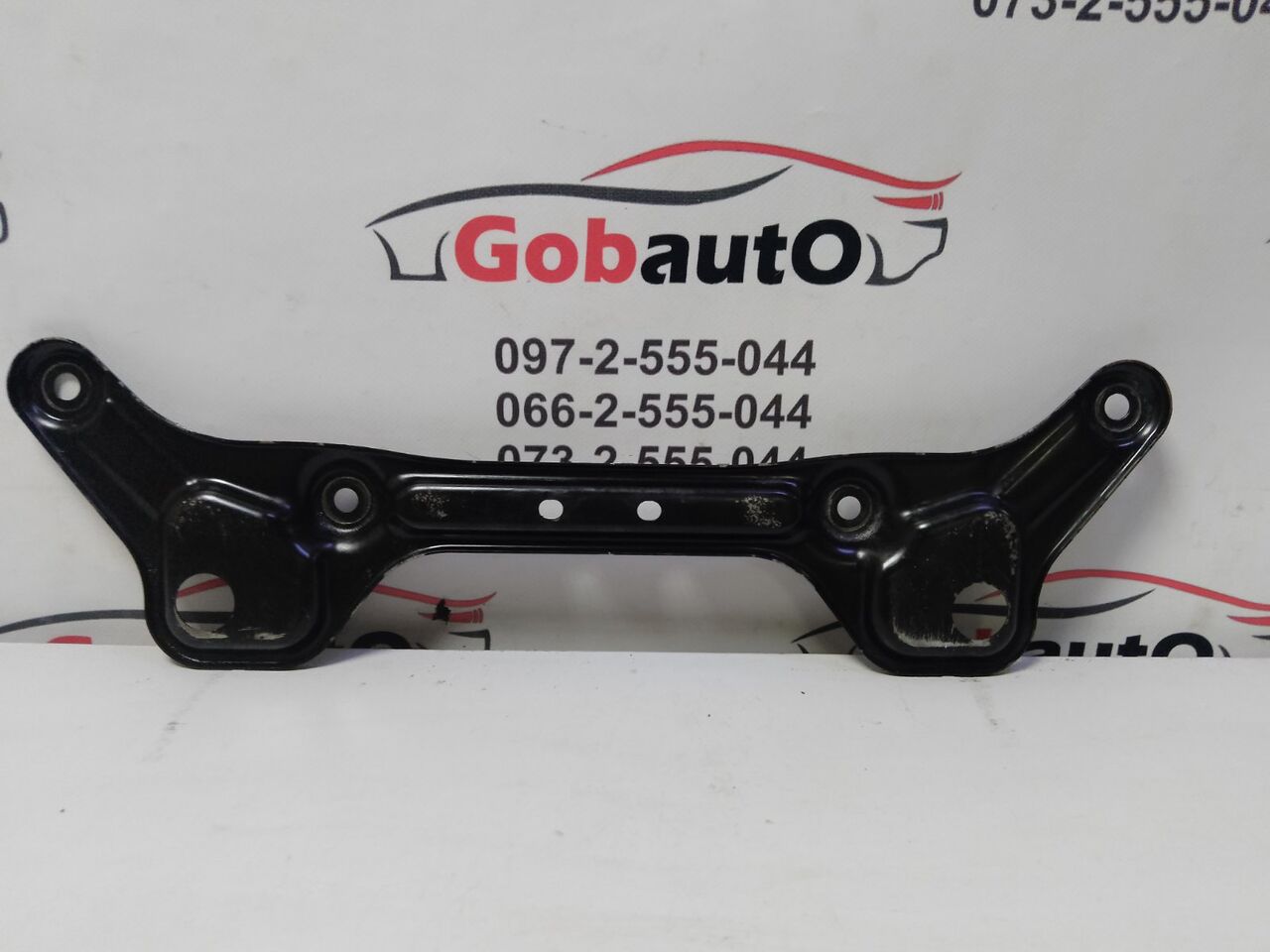 Б/У Кронштейн рульової рейки MERCEDES BENZ C 220 W204 A2046280011