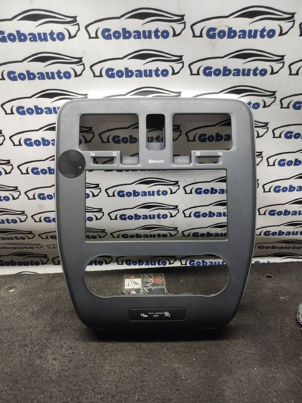 Б/У Накладка центральної консолі NISSAN LEAF 68260-3NF1A