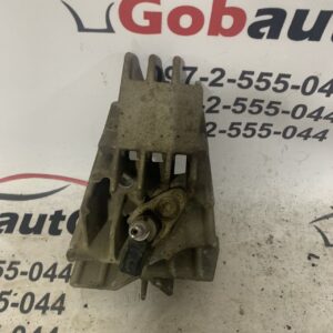 Б/У Кронштейн форсунки NISSAN QASHQAI J10 8200771226