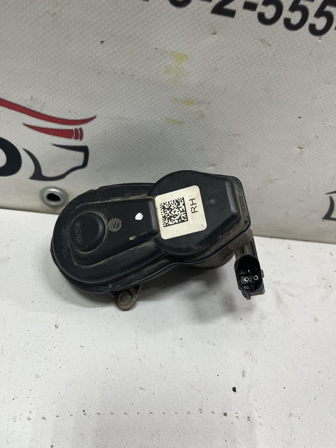 Б/У Моторчик ручника гальма супорта правий NISSAN QASHQAI J11 М131 32353310