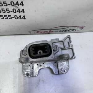 Б/У Подушка двигуна1.2 турбо бенз ліва NISSAN JUKE 112543ZU0A